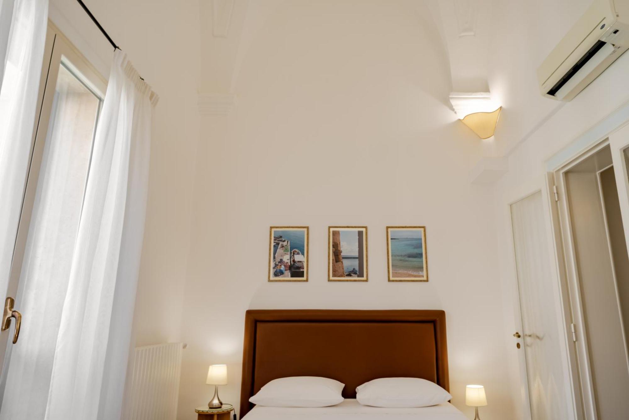 Palazzo De Tomasi B&B Gallipoli Bagian luar foto
