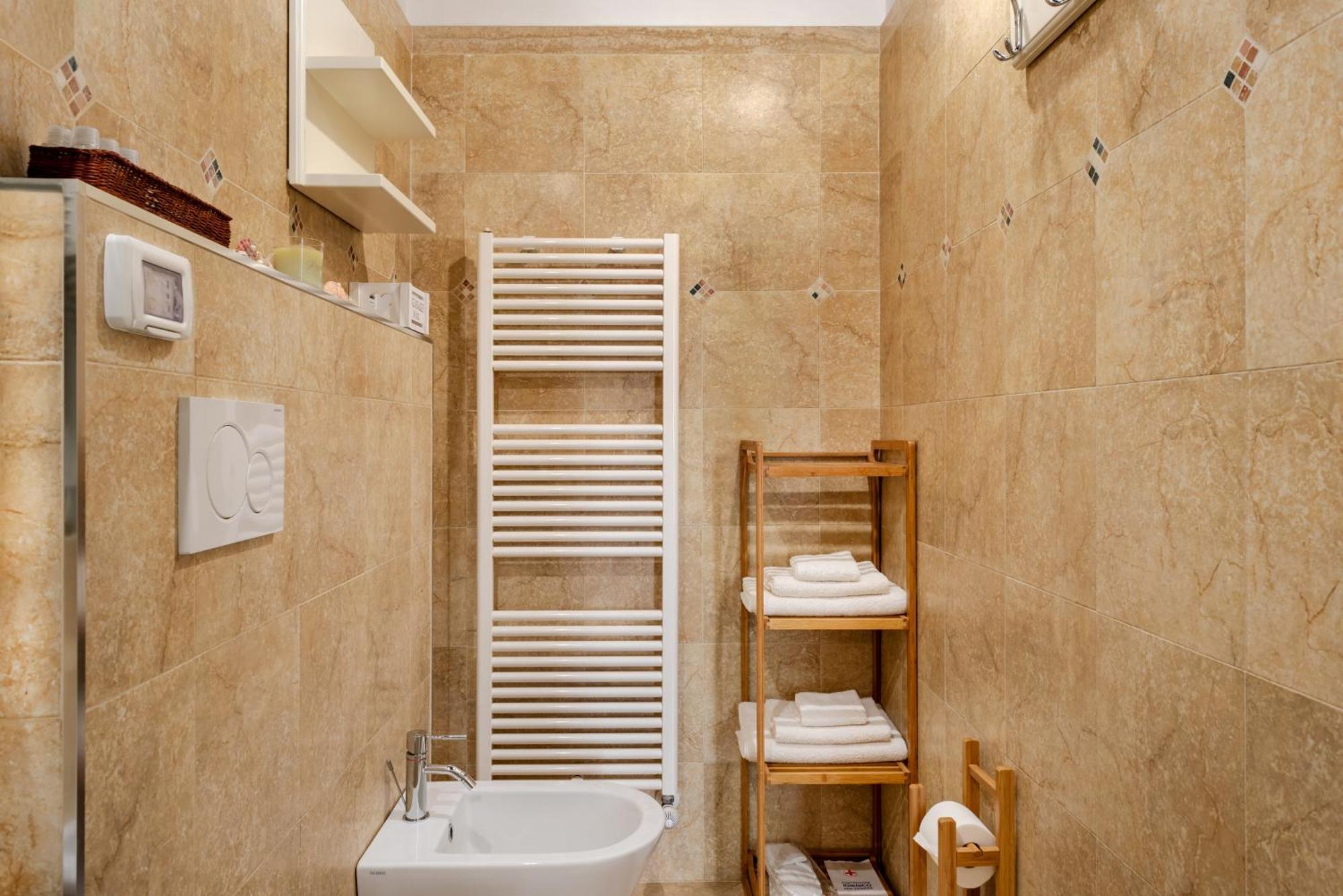 Palazzo De Tomasi B&B Gallipoli Bagian luar foto