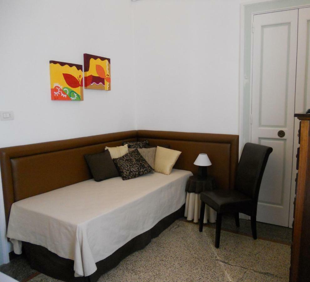 Palazzo De Tomasi B&B Gallipoli Bagian luar foto