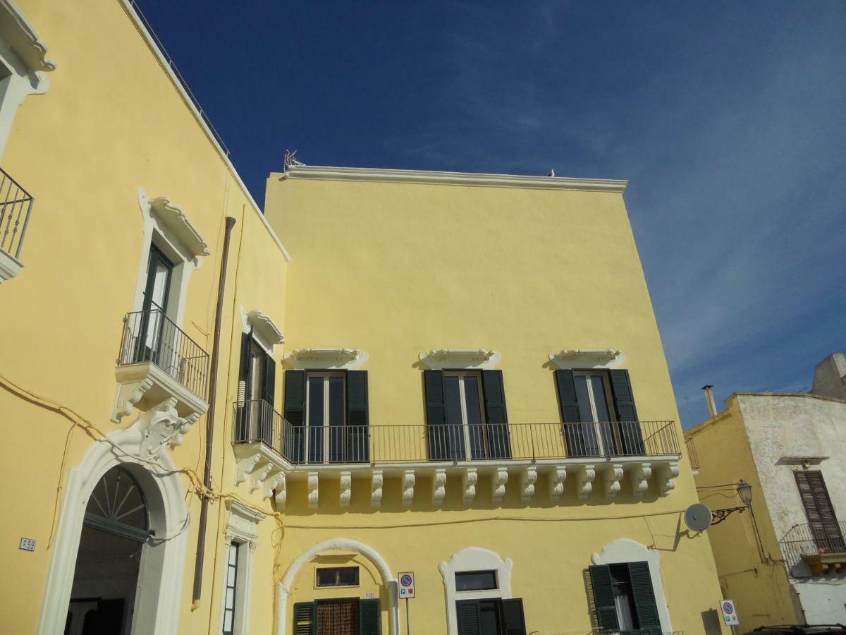 Palazzo De Tomasi B&B Gallipoli Bagian luar foto