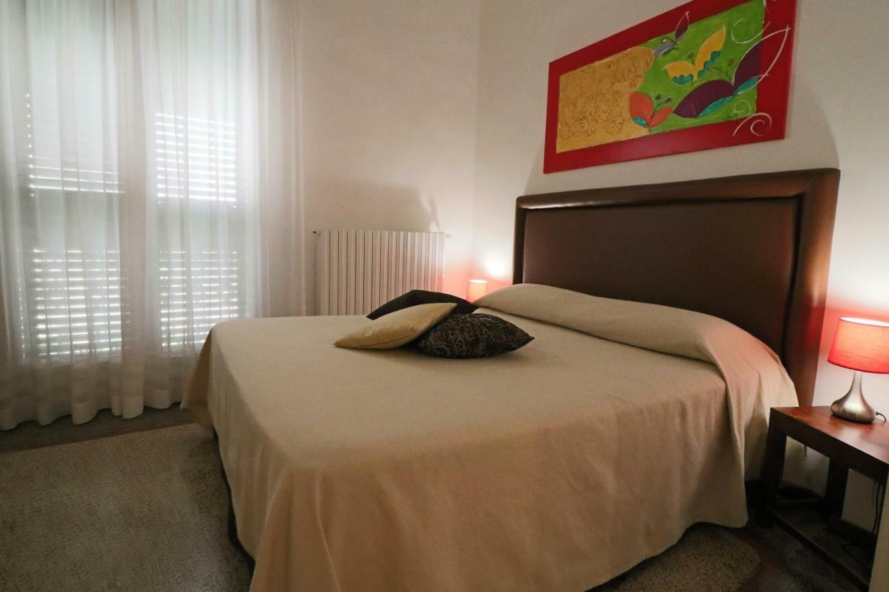 Palazzo De Tomasi B&B Gallipoli Bagian luar foto