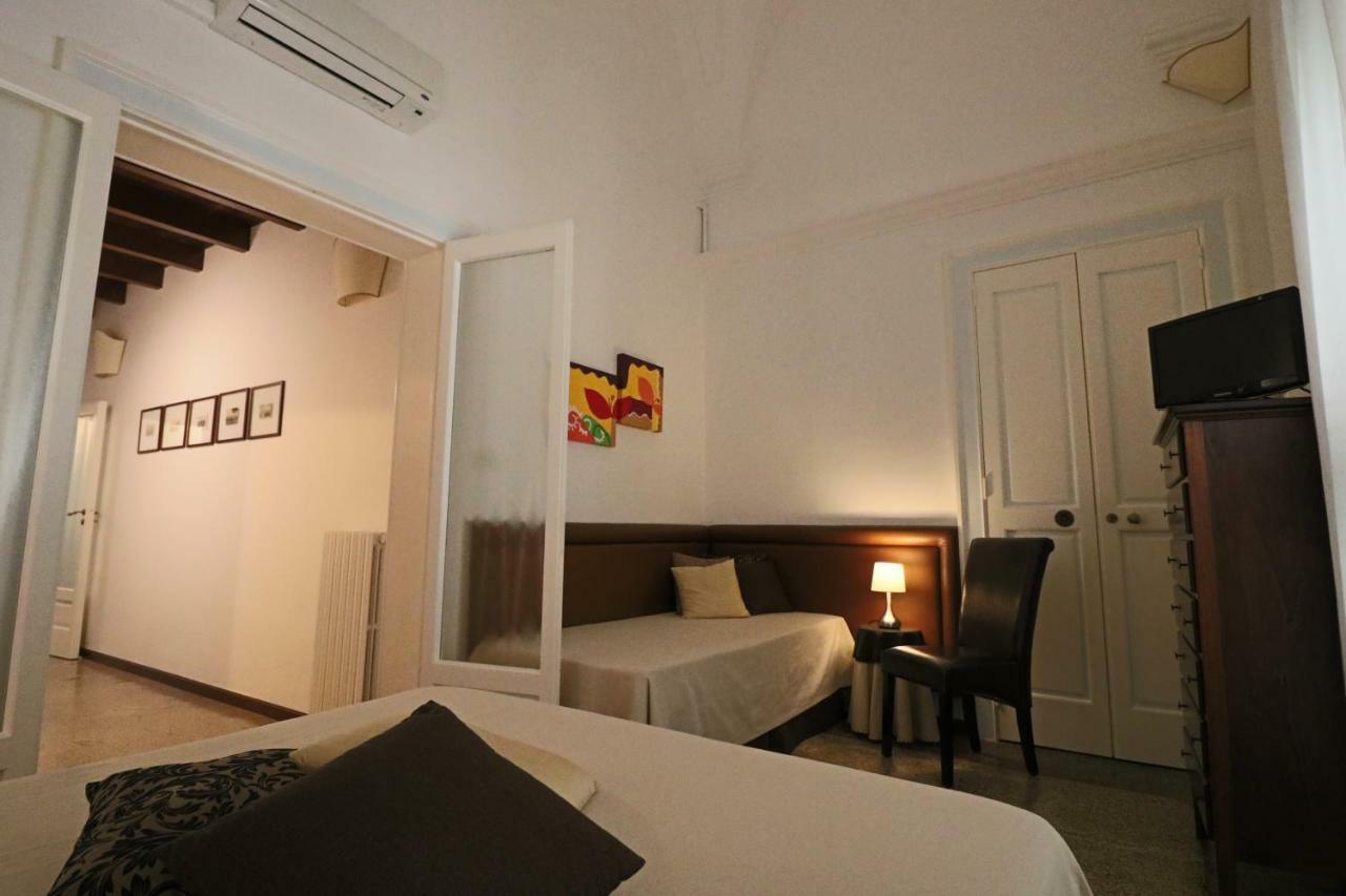 Palazzo De Tomasi B&B Gallipoli Bagian luar foto