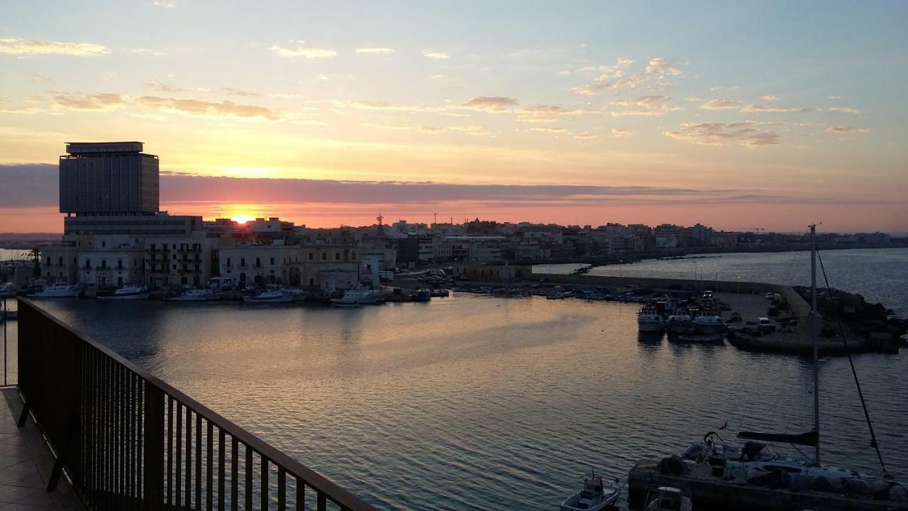Palazzo De Tomasi B&B Gallipoli Bagian luar foto